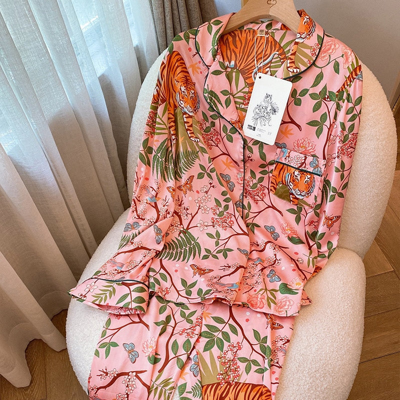 2023 New Jungle Tiger Silk Pajamas Women Pink Long Sleeved