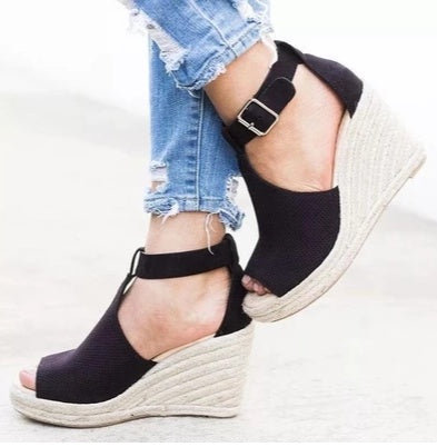 Straw wedge sandals