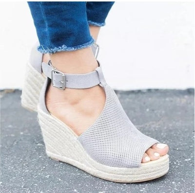 Straw wedge sandals