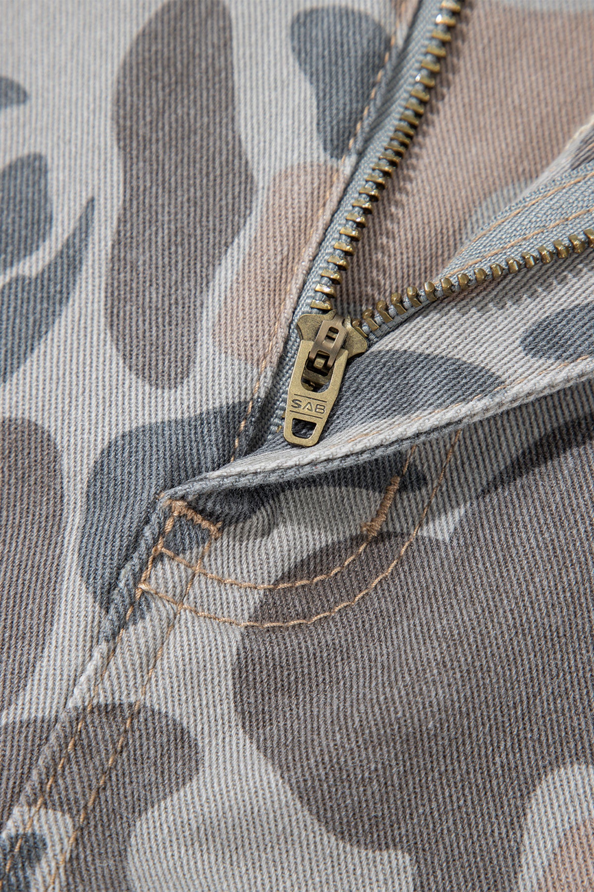 Plus Size Camouflage Print High Rise Barrel Jeans