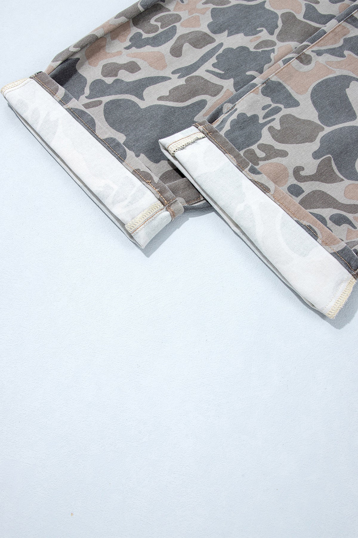 Plus Size Camouflage Print High Rise Barrel Jeans